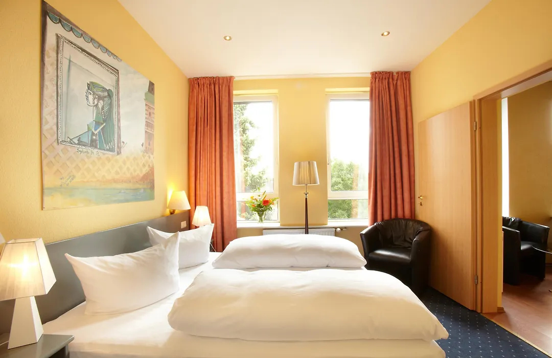 Hotel City Kiel By Premiere Classe-1
