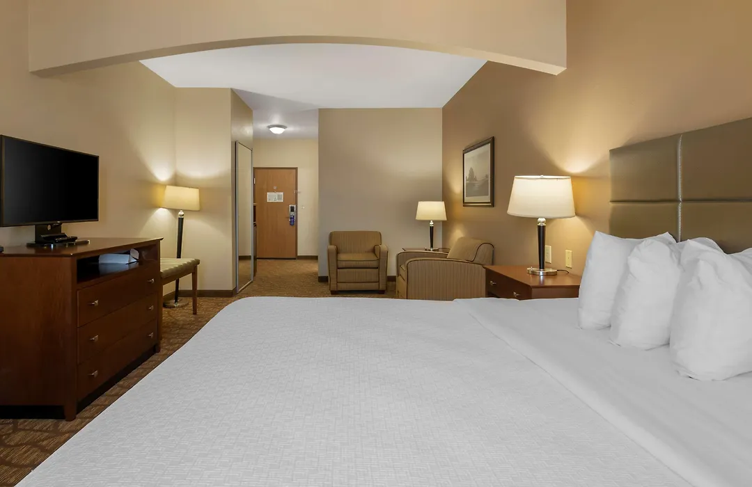 Best Western Plus Butterfield Inn-1
