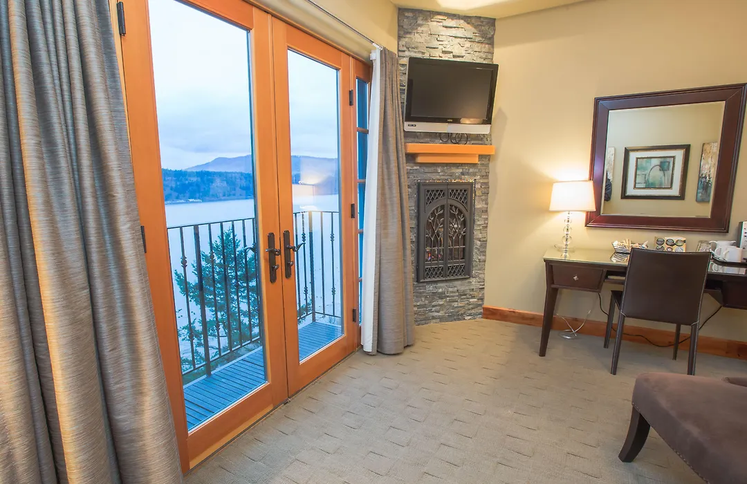 Columbia Cliff Villas-1