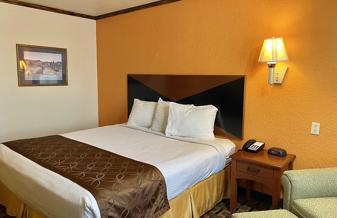 Green Bird Inn-1