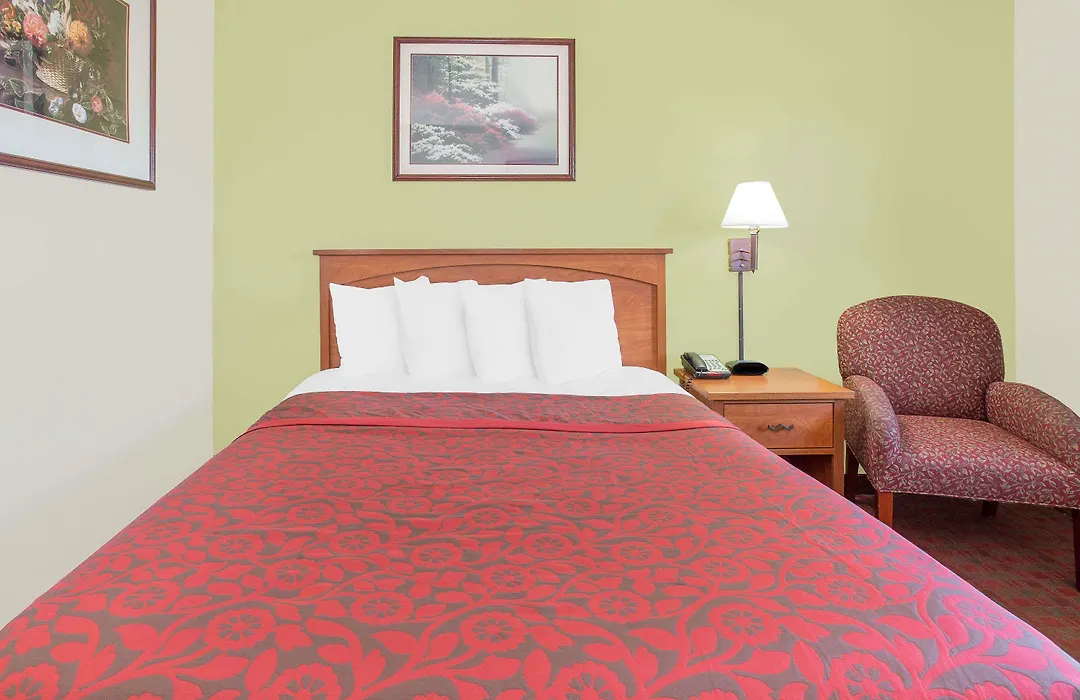 Days Inn By Wyndham Turlock-1