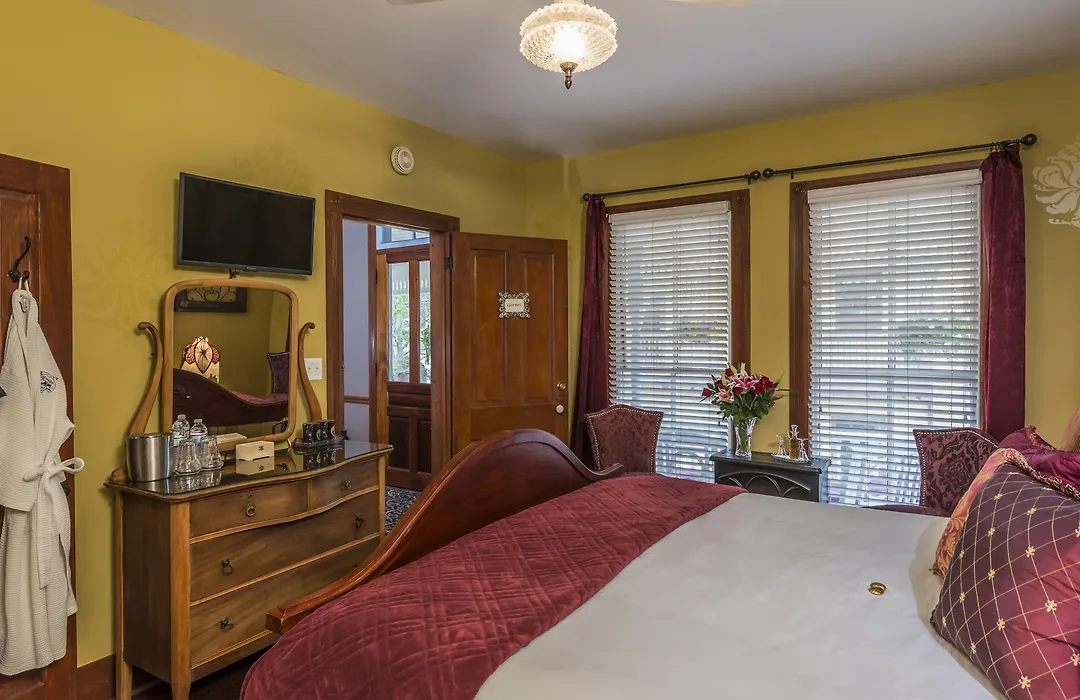 Carriage Way Inn Bed & Breakfast Adults Only - 21 Years Old And Up-1