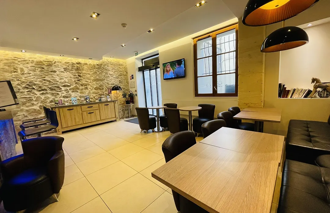 Central Hotel-1