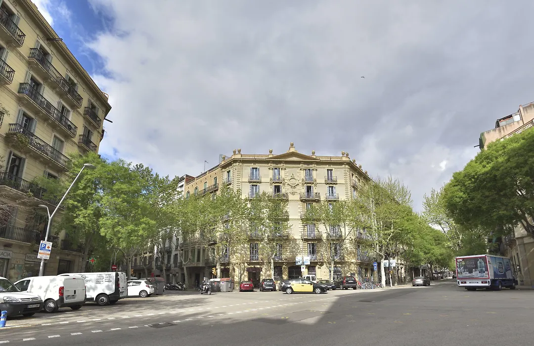 Hostal Girona-1