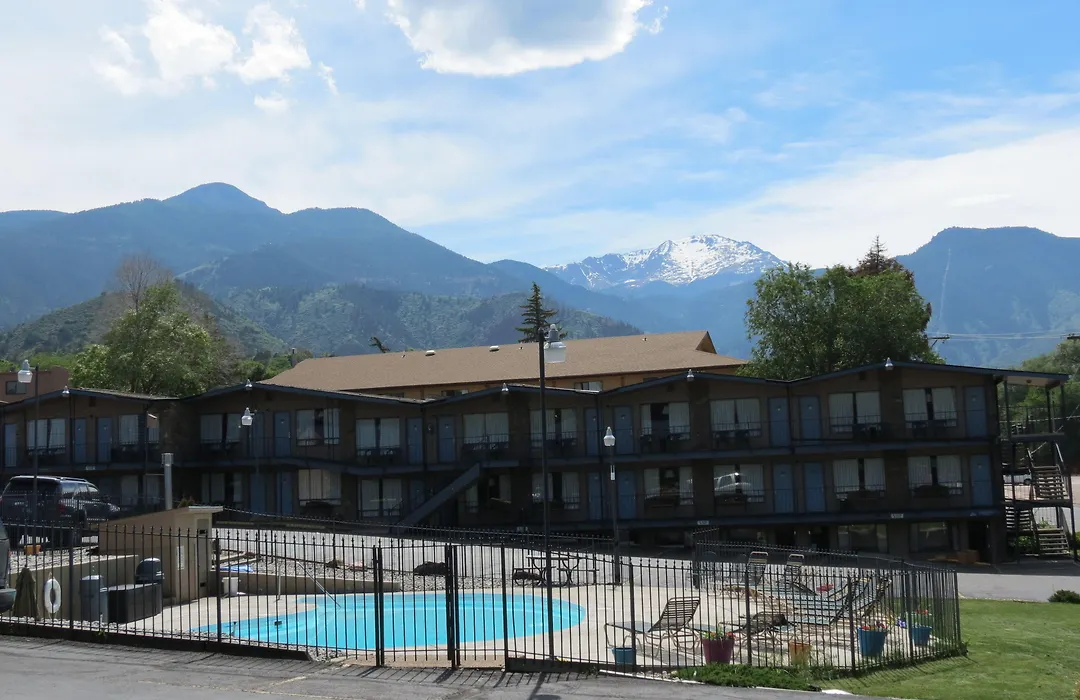 Silver Saddle Motel-1