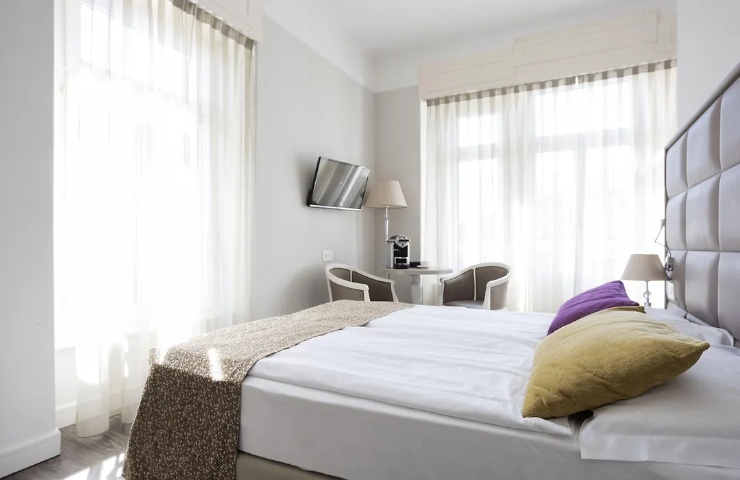 Hotel Alexandra-1