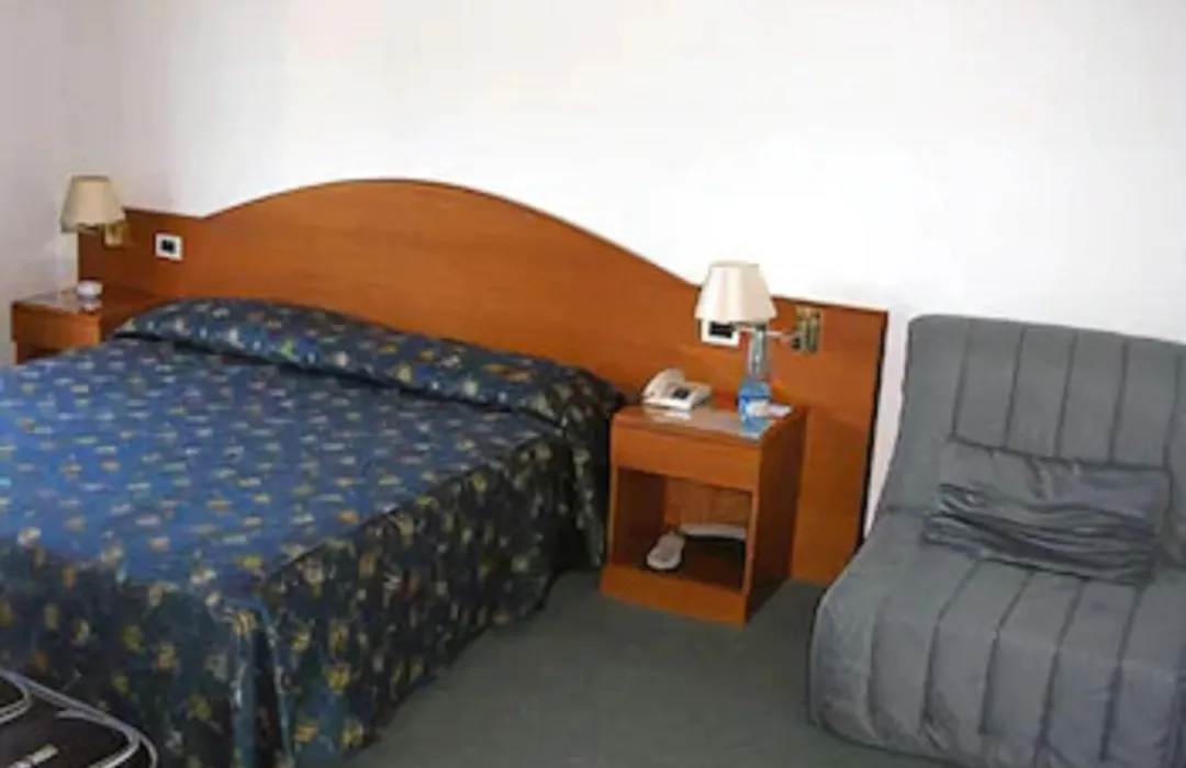 Hotel Italia-1