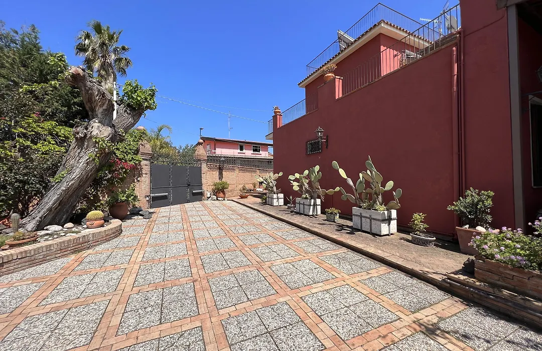 Villa Chiarenza Maison D'Hotes-1