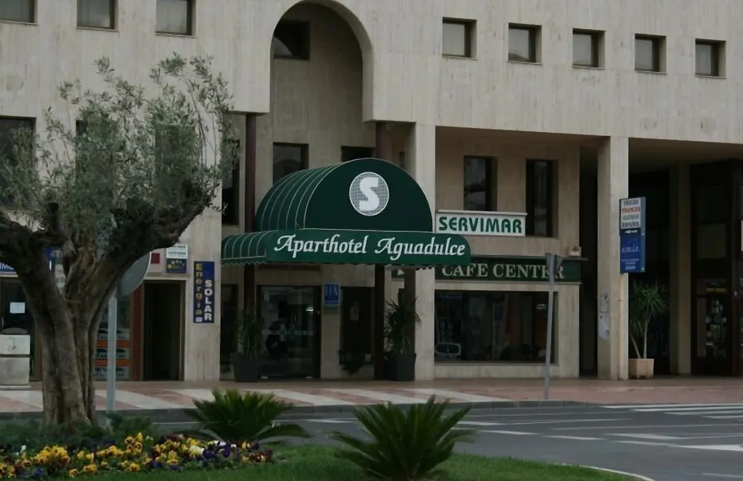 Apartahotel Aguadulce-1