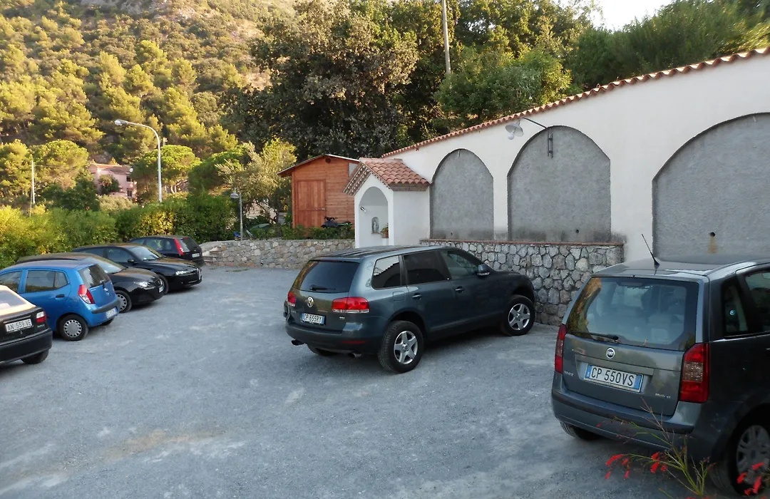 Bed & Breakfast Laino-1