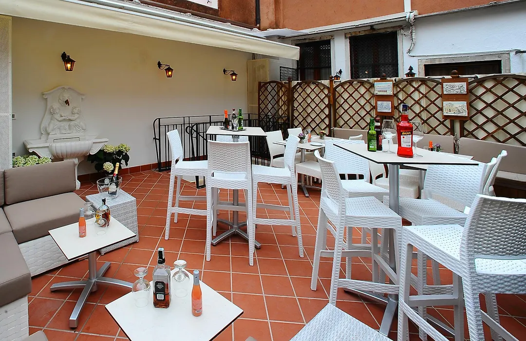 Hotel Fontana-1