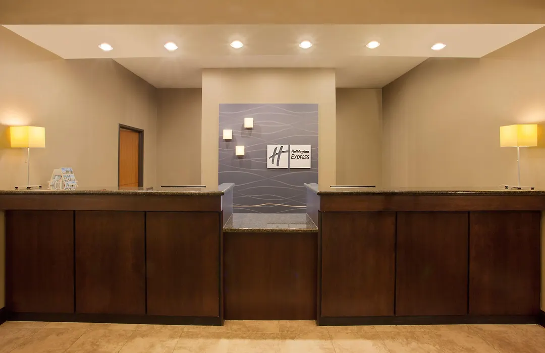 Holiday Inn Express Newport By Ihg-1