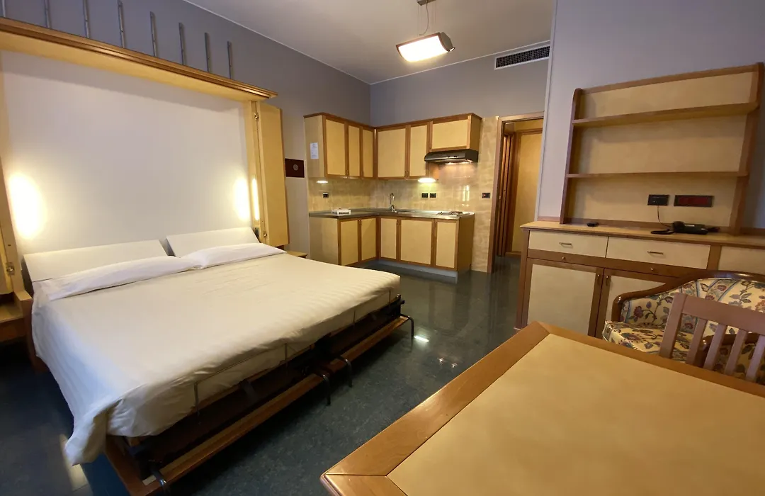 Le Petit Hotel-1