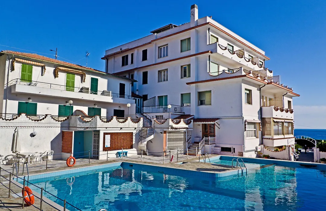 Hotel Ariston Montecarlo-1