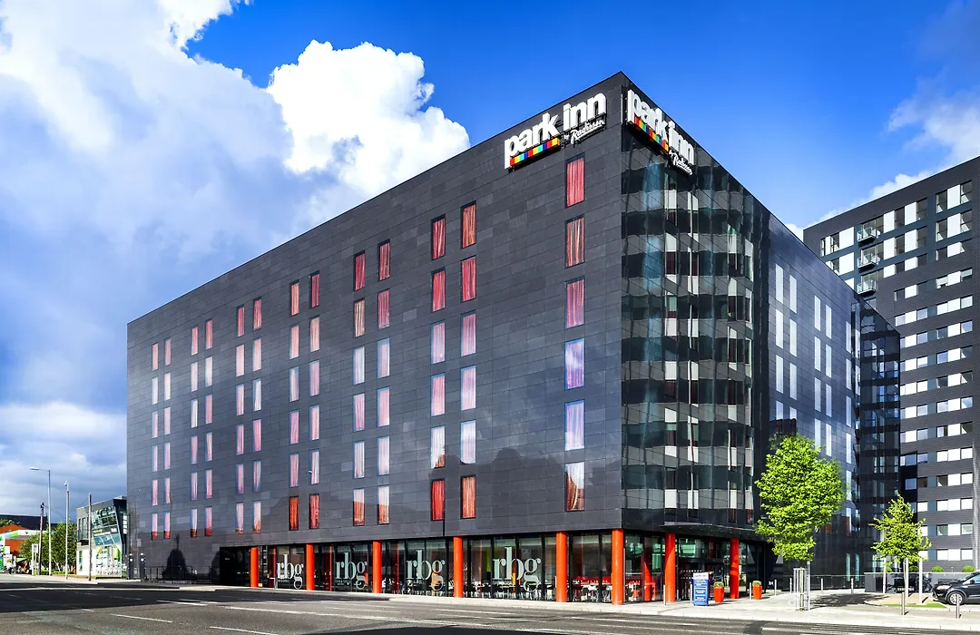 Radisson Hotel Manchester City Centre, A Verified Net Zero Hotel-1