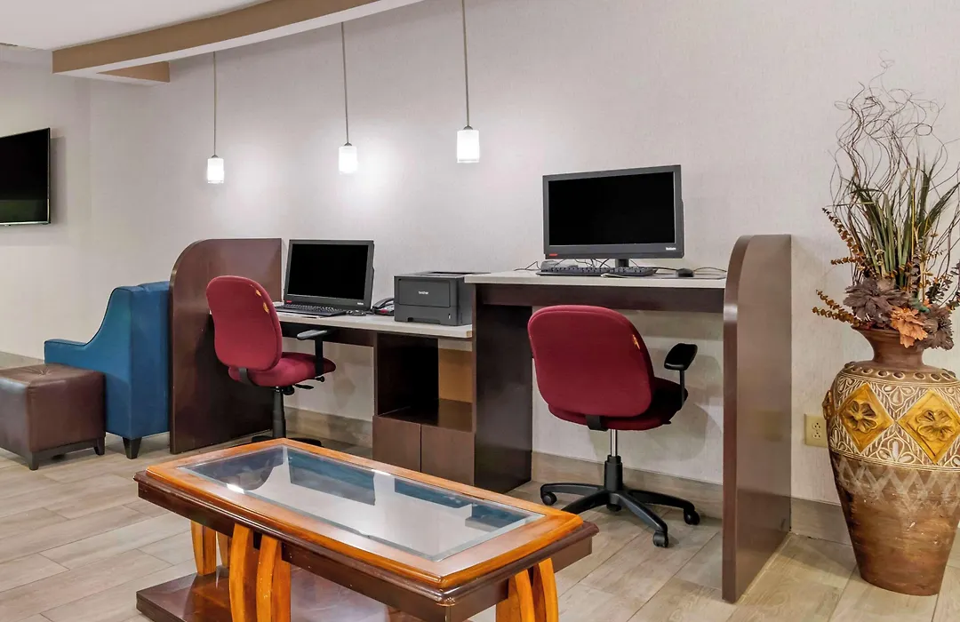 Comfort Suites At Westgate Mall-1