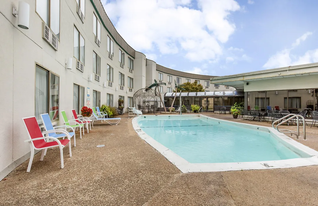 Lamplighter Inn-South-1