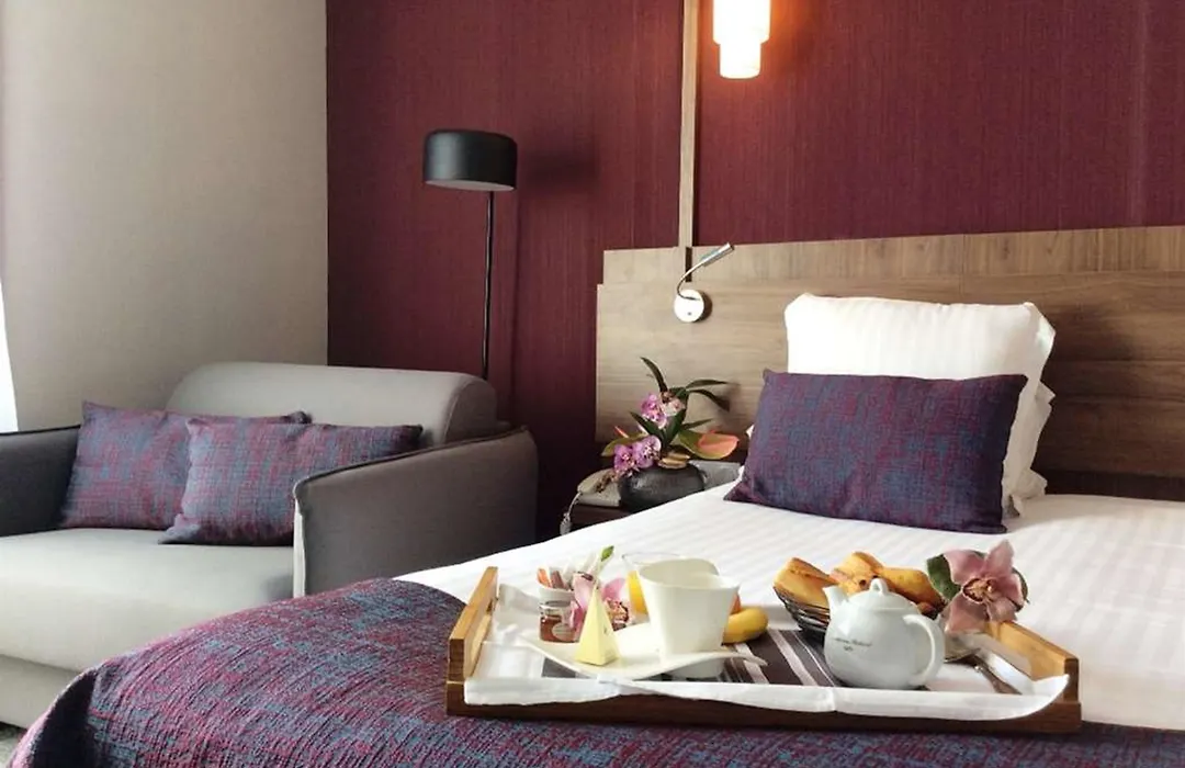 Best Western Le Duguesclin Hôtel-Restaurant-1