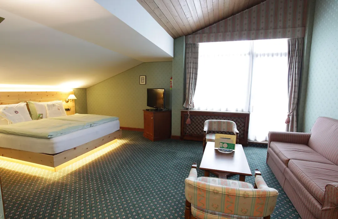 Hotel Sochers Club-1