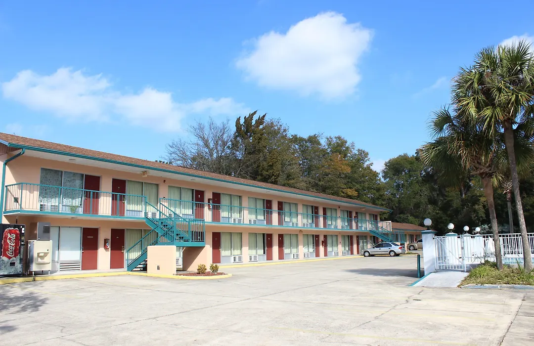 Travelers Inn Gainesville-1