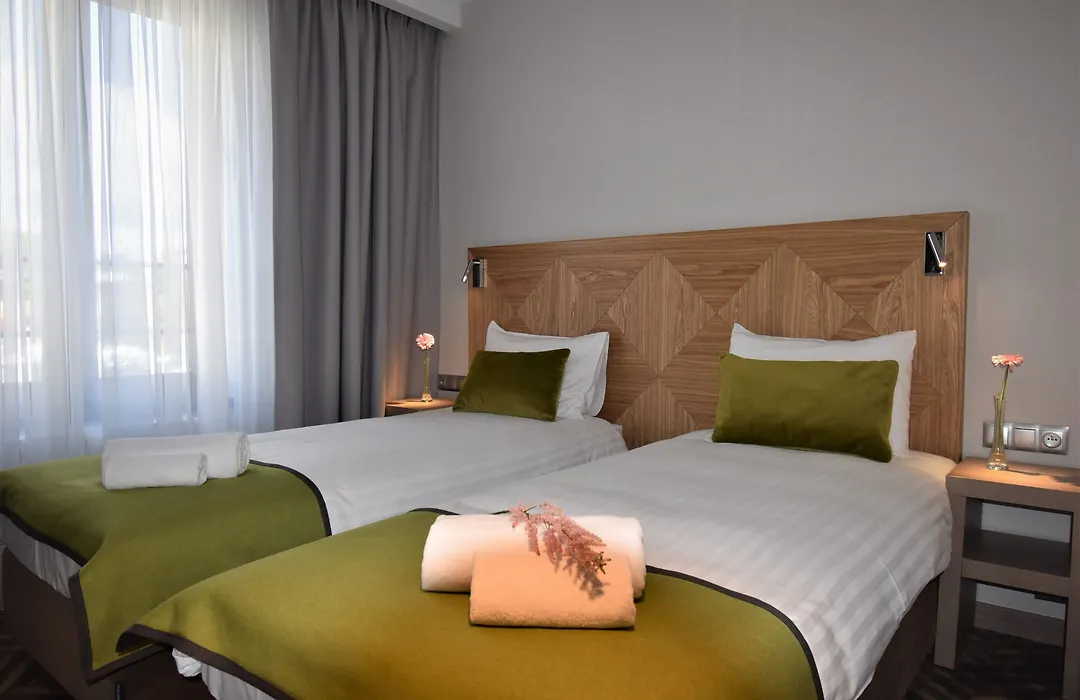 Hotel Impresja-1