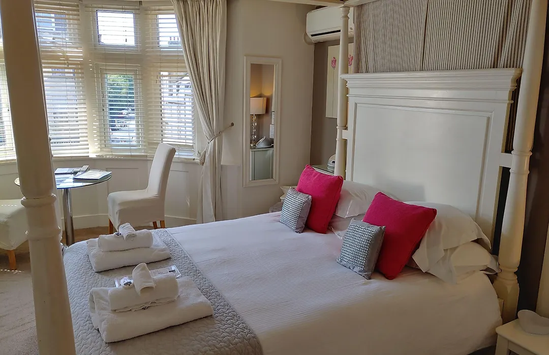 The Bath House Boutique B&B - In-Room Breakfast - Free Parking-1