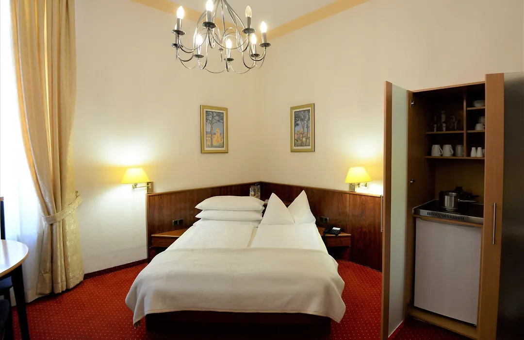 Hotel Am Kochbrunnen-1