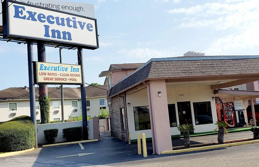 Executive Inn-1