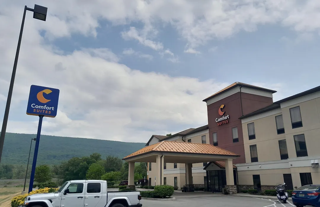 Comfort Suites Altoona North-1