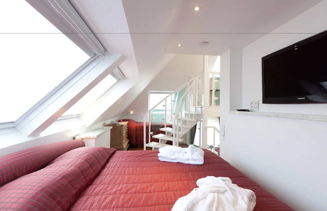 Hotel Approach-1