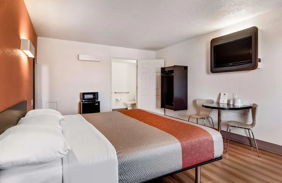 Motel 6-Youngstown, Oh-1