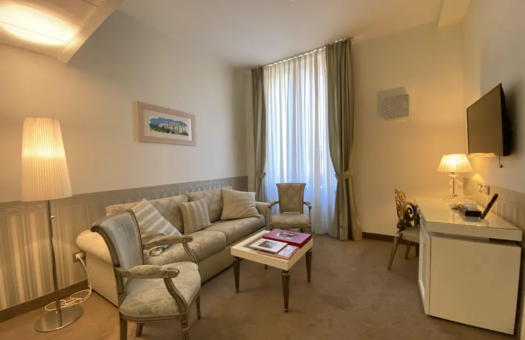 Jr Hotels Oriente Bari-1