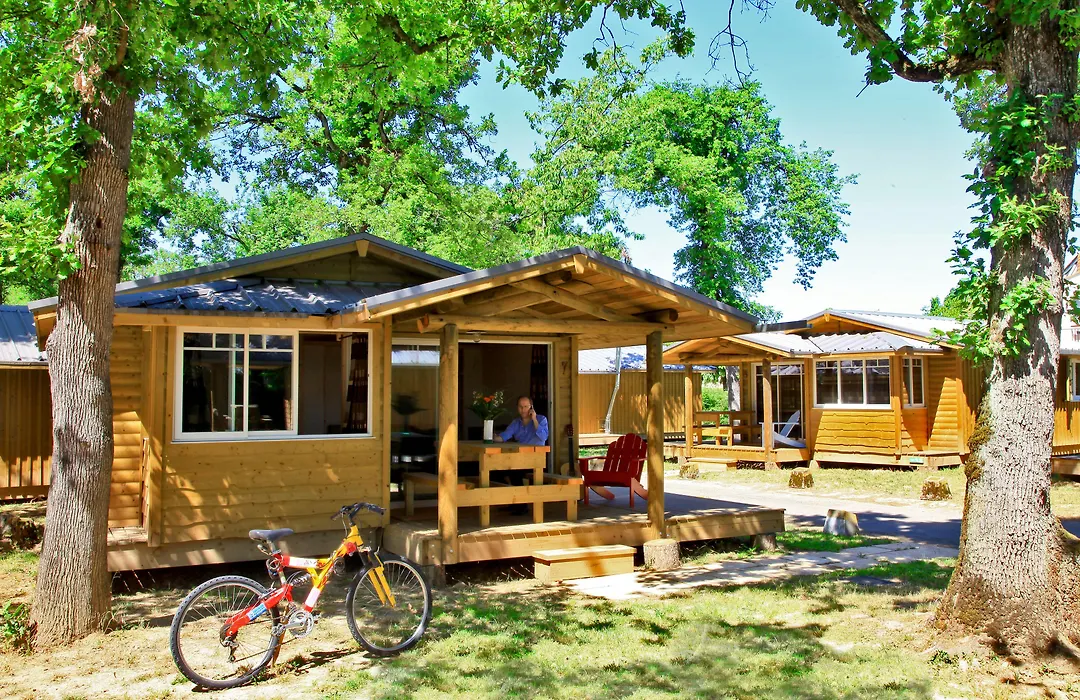 Albirondack Park Camping Lodge And Spa-1