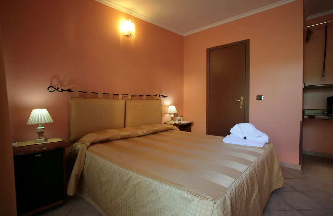 Airport Hotel-1