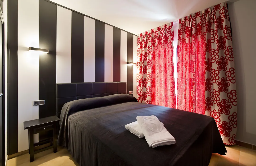 Apartamentos Salles Beach-1