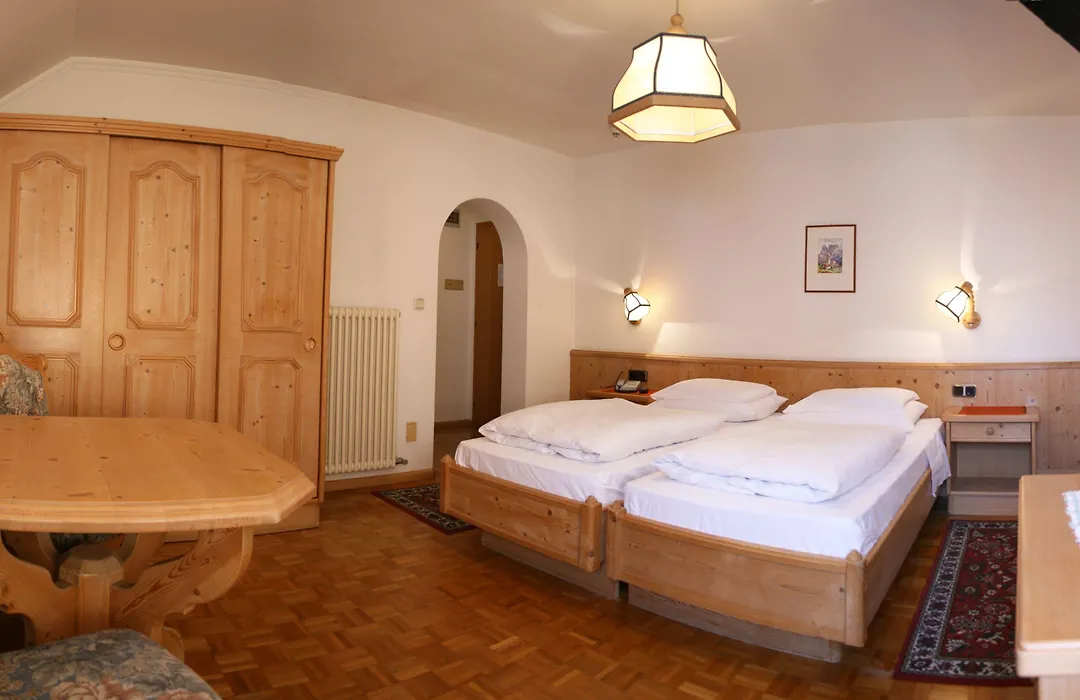 Hotel Dolomiti Madonna-1
