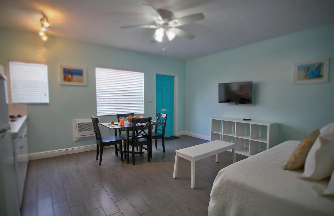 Hollywood Beachside Boutique Suite-1