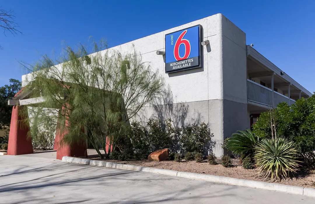 Motel 6-Uvalde, Tx-1
