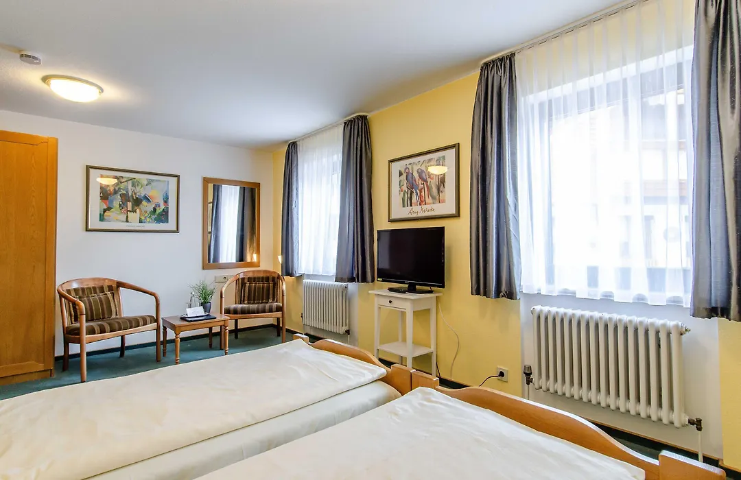 Kurgarten-Hotel-1