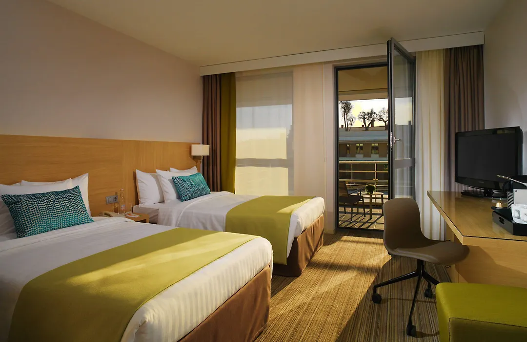 Courtyard By Marriott Montpellier-1