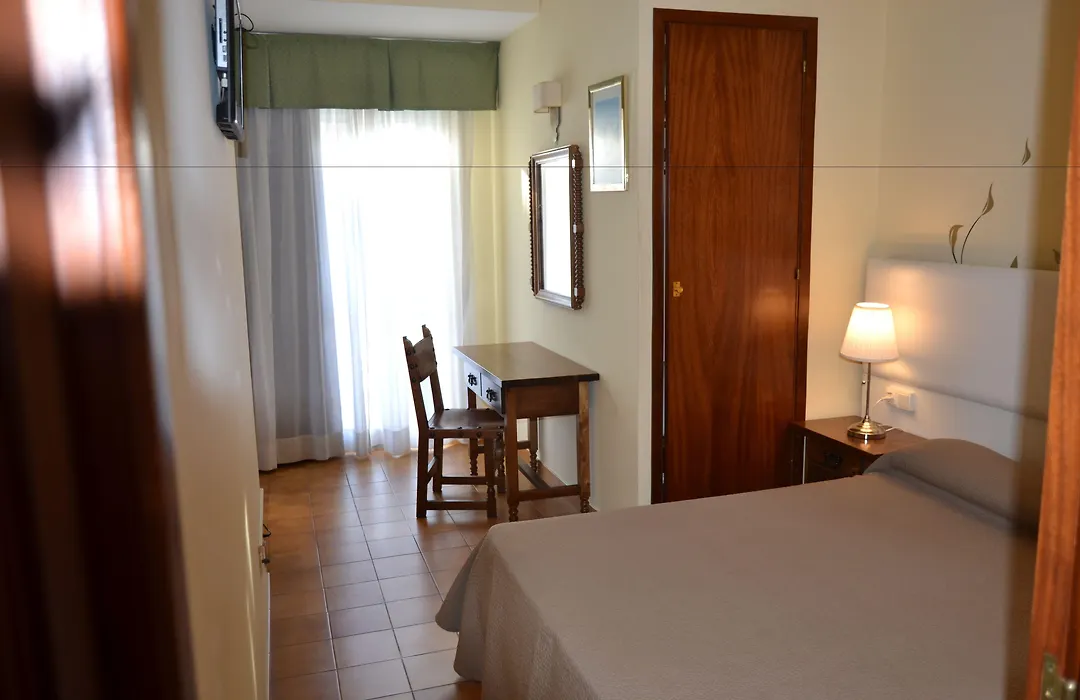 Hotel Nuevo Cachalote-1