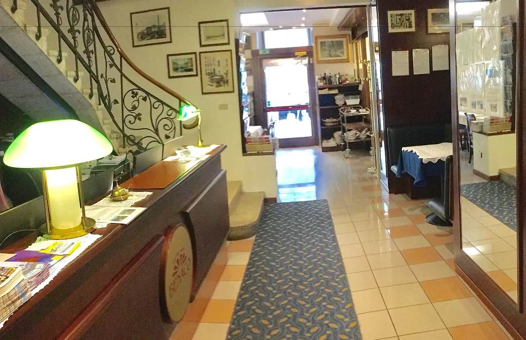 Hotel Benaco-1