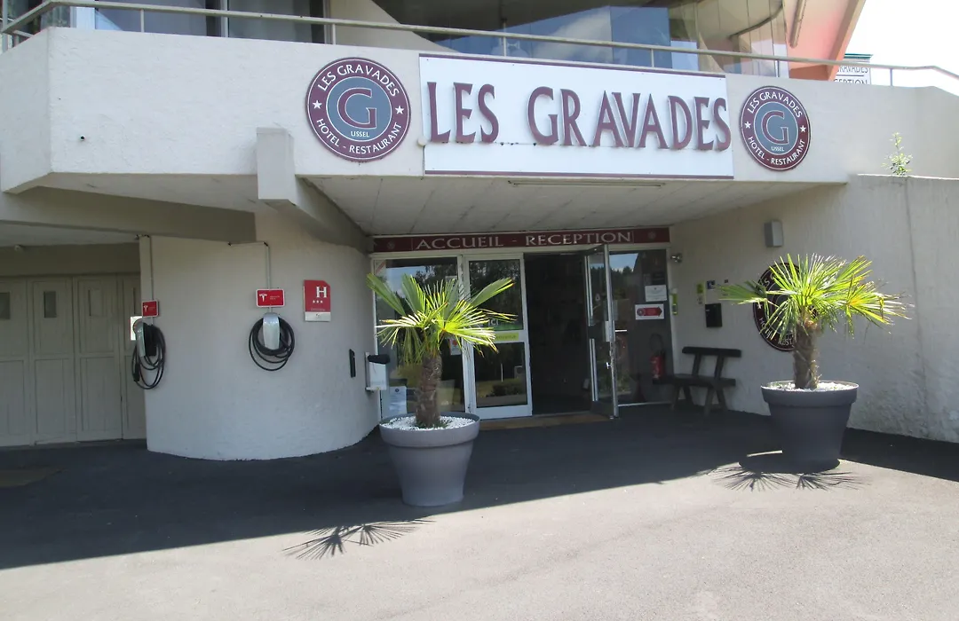 Logis Hotel Les Gravades Ussel-1