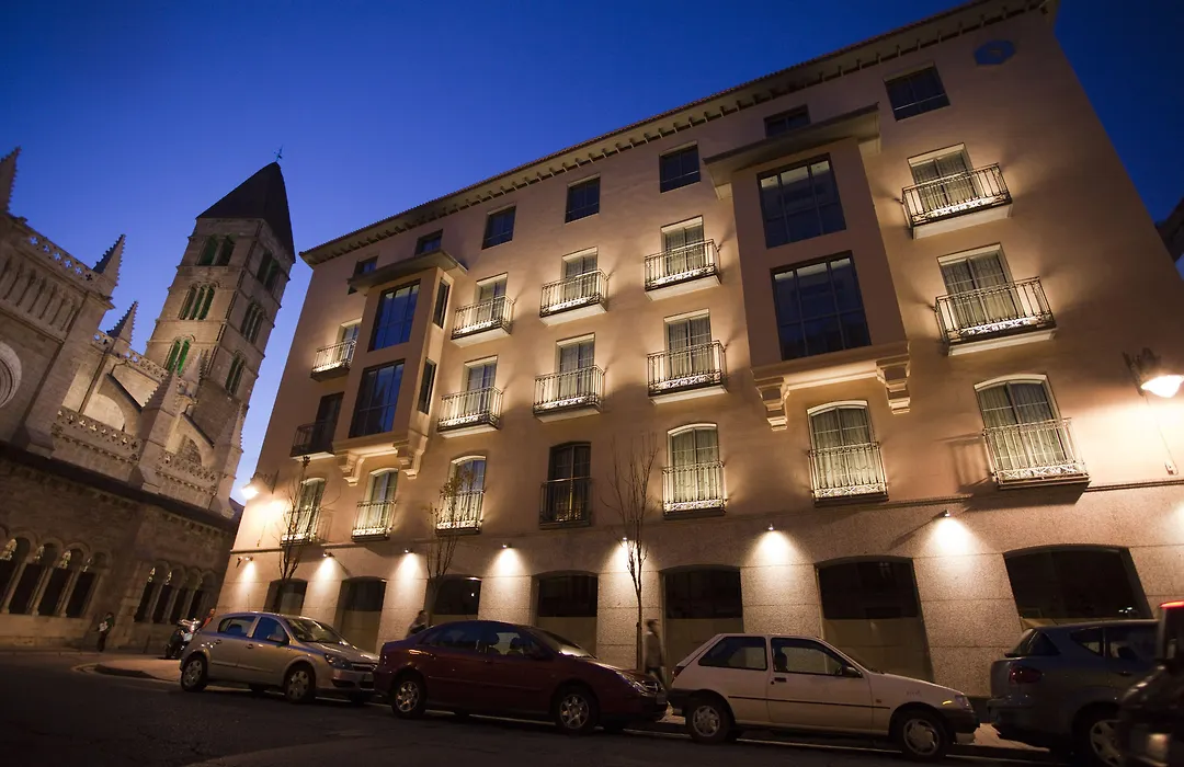 Nexus Valladolid Suites&Hotel-1