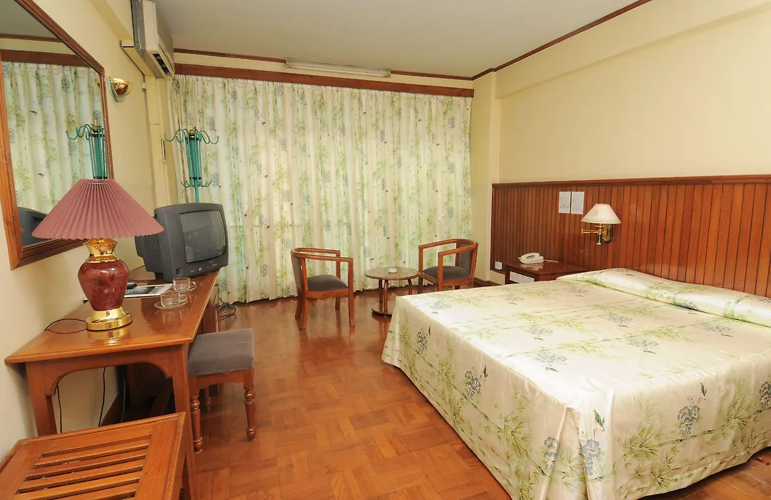 Panda Hotel-1