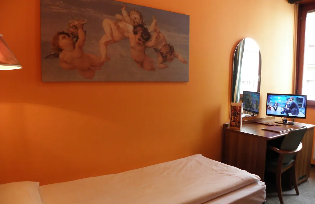 Hotel Corona-1