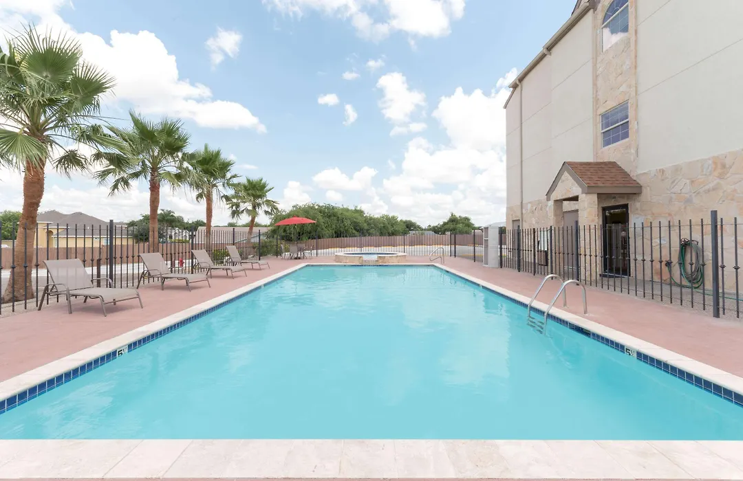 Microtel Inn And Suites Eagle Pass-1