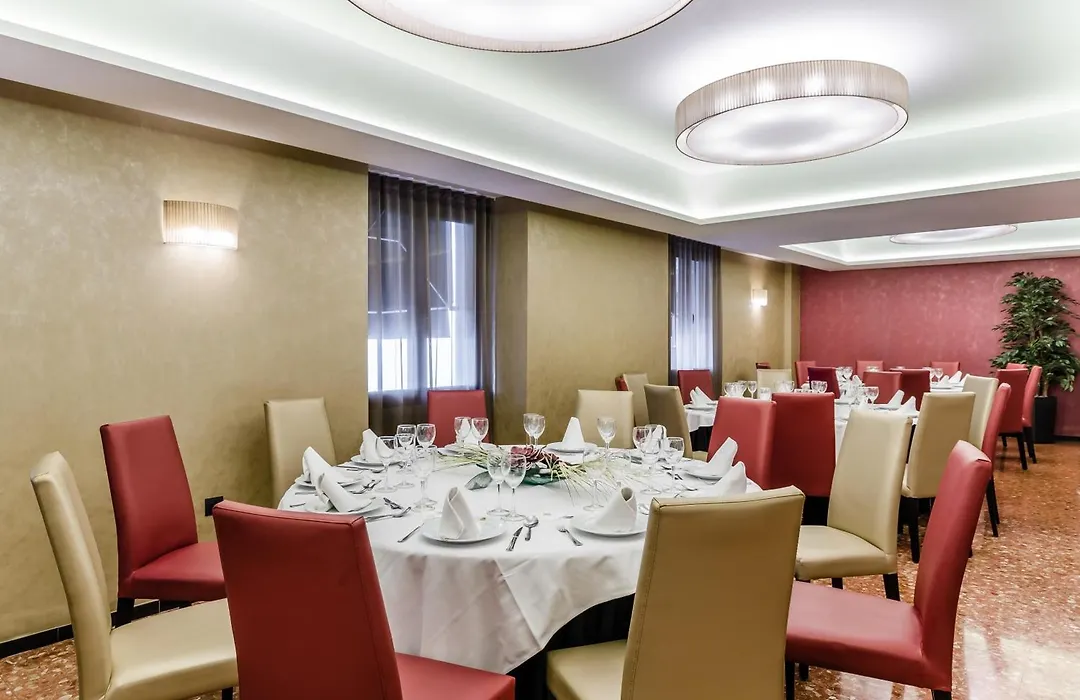 Hotel Reina Cristina-1