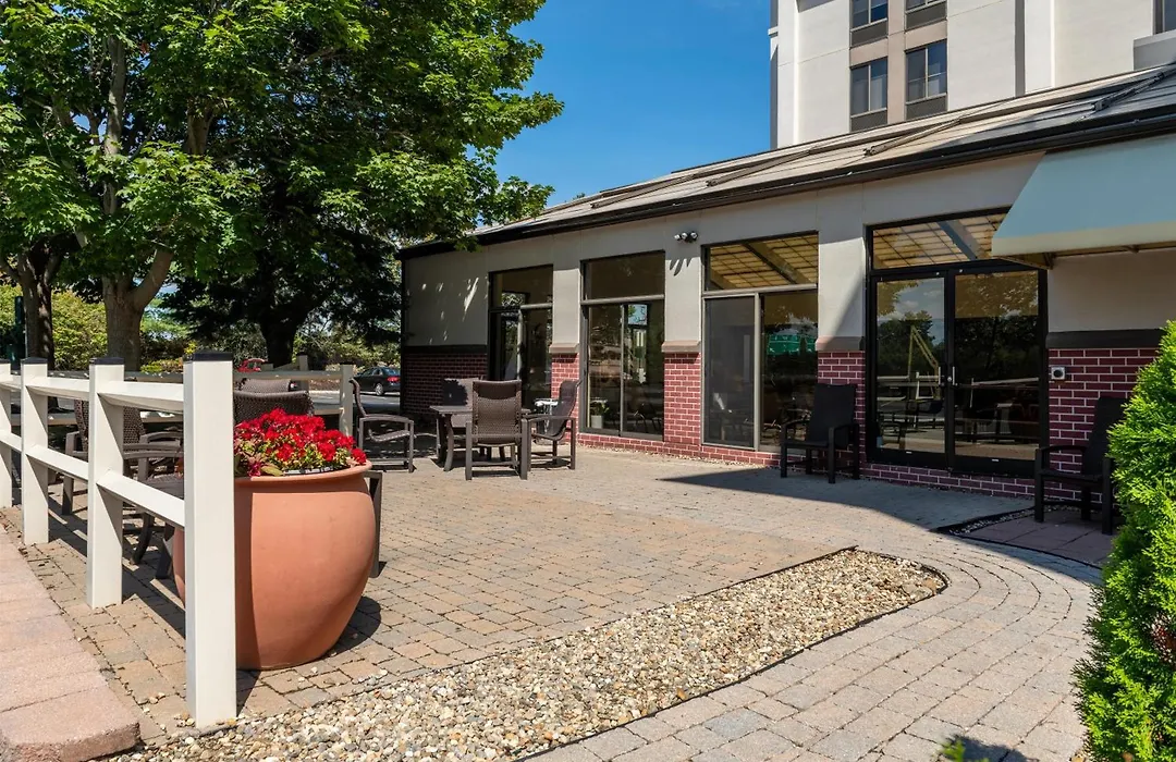 Hampton Inn Portsmouth Central-1