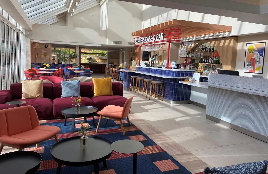 Holiday Inn Express Windsor By Ihg-1